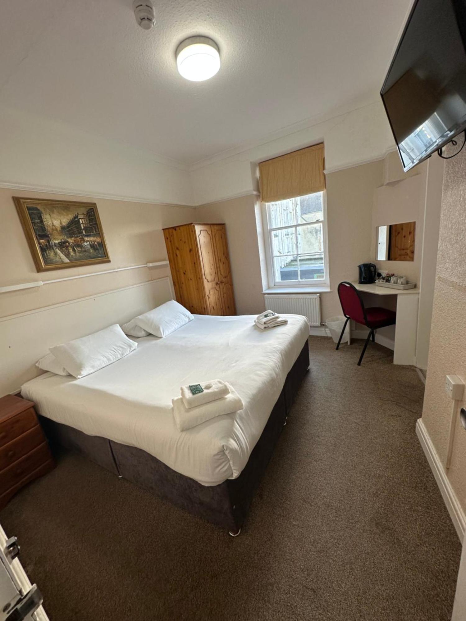Clarence House Hotel United Kingdom Buitenkant foto