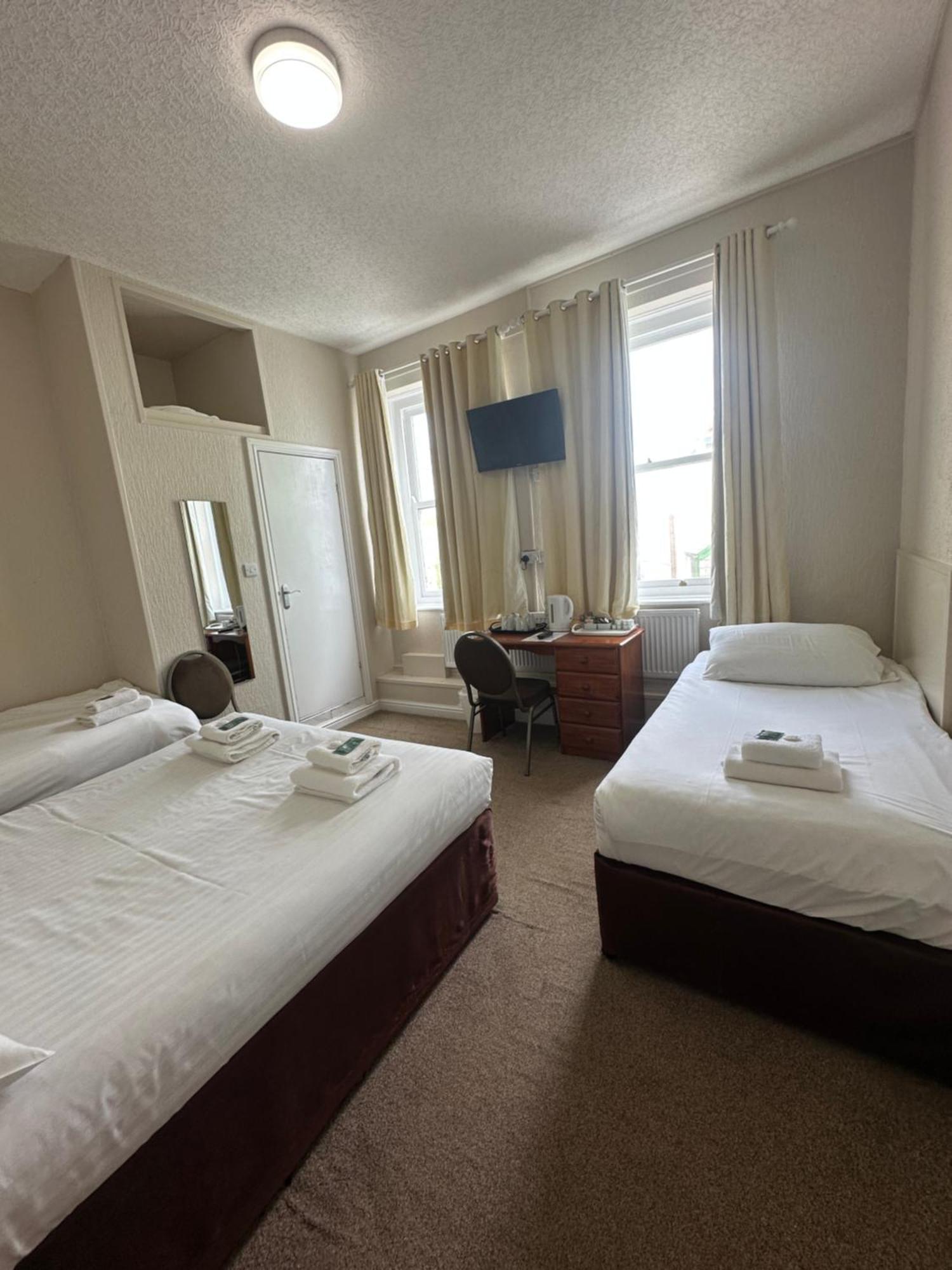 Clarence House Hotel United Kingdom Buitenkant foto