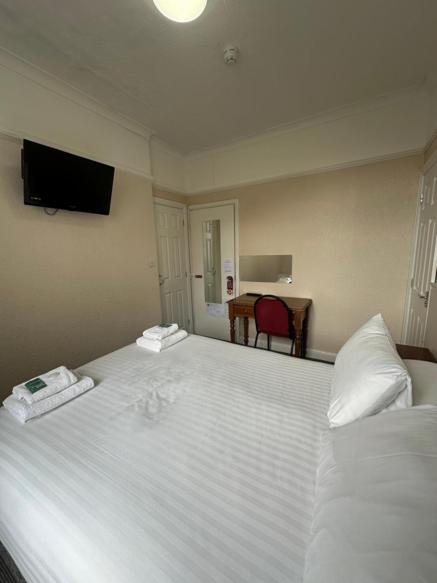 Clarence House Hotel United Kingdom Buitenkant foto